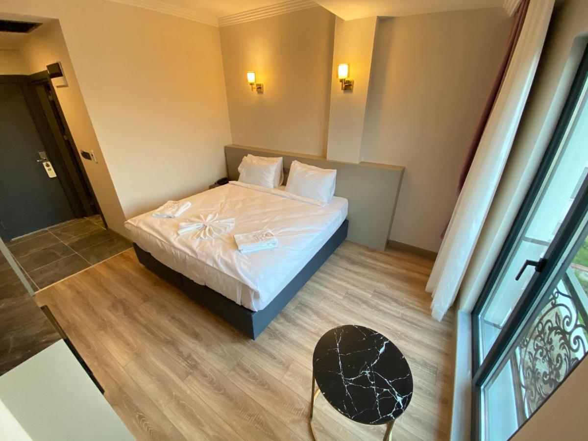 The Nova Hotel ヤロヴァ エクステリア 写真