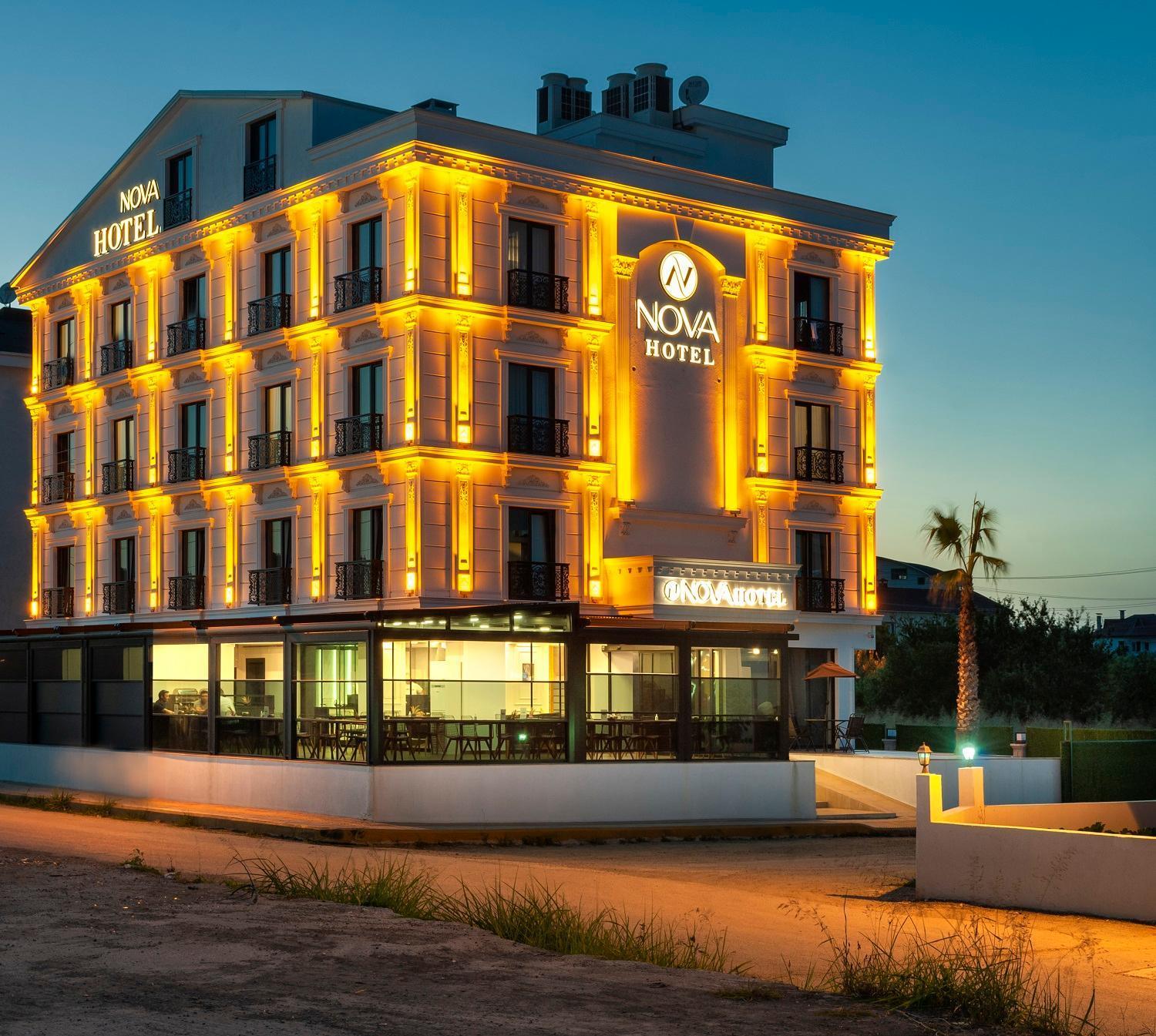 The Nova Hotel ヤロヴァ エクステリア 写真
