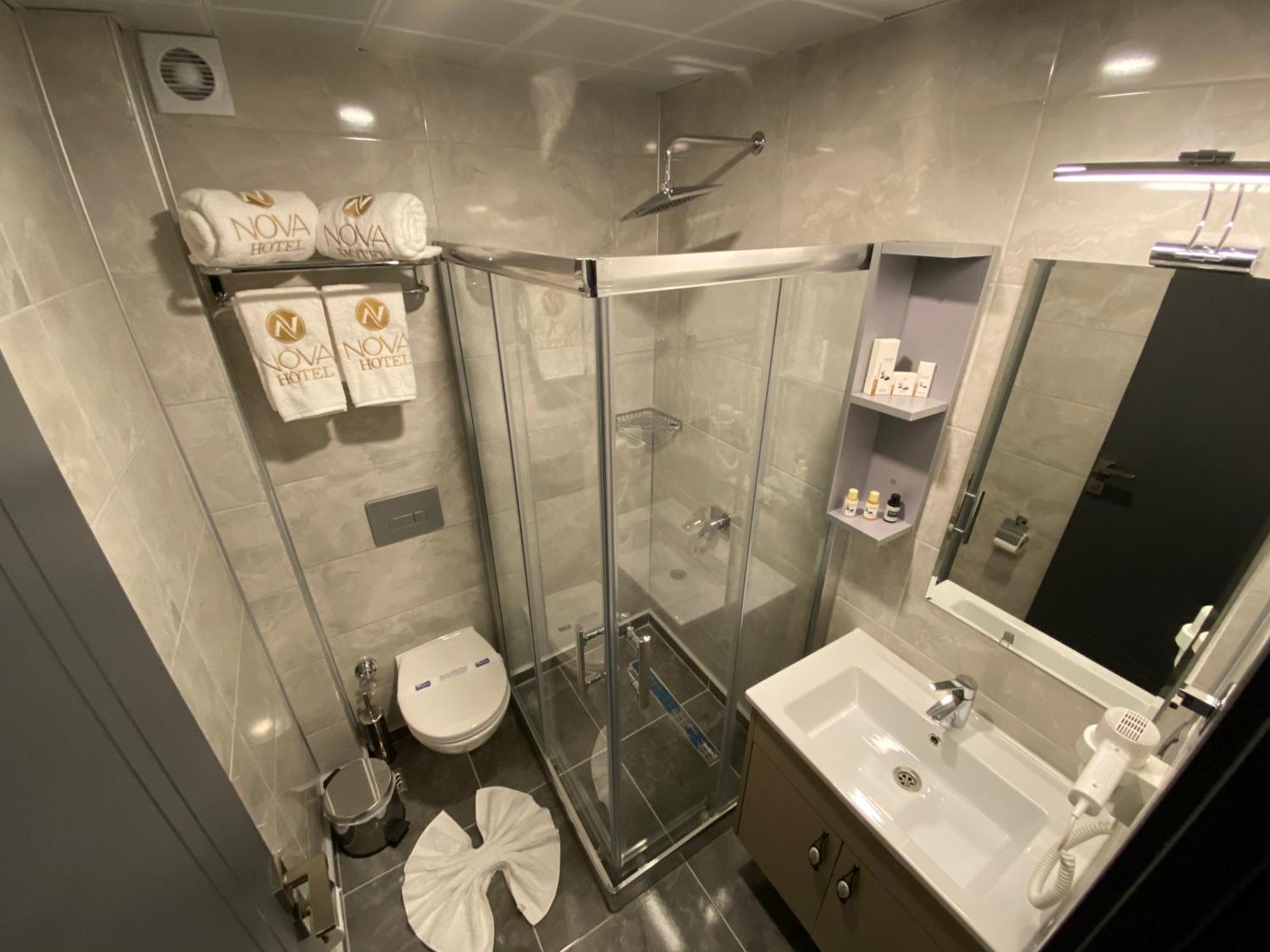 The Nova Hotel ヤロヴァ 部屋 写真